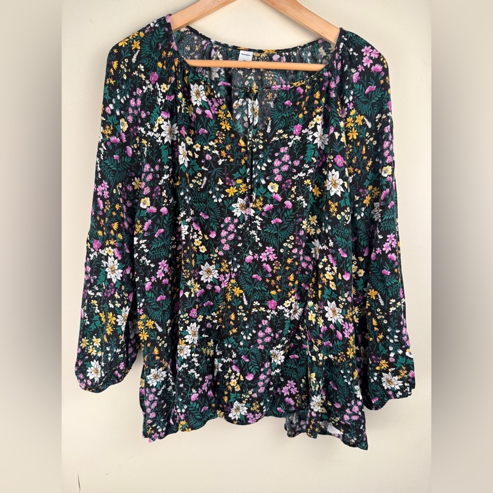 Old Navy Peasant Tie Front Blouse Rayon Black Yellow Purple Florals Ruffle 2X - Picture 2 of 12